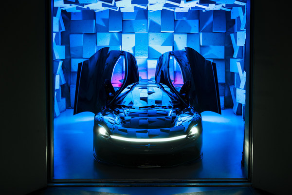 宾尼法利纳汽车有限公司公布了为纯电动超跑创造的声音概念"纯声"