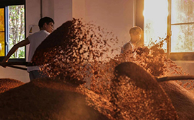 一杯习酒里的时空对话