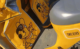 数央网观察：美团为电单车装挡风被，网友评价出奇一致